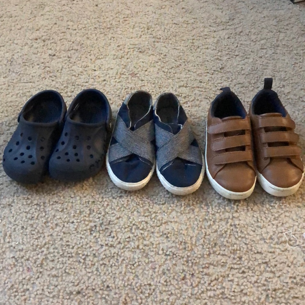 Bundle of toddler shoes size 8